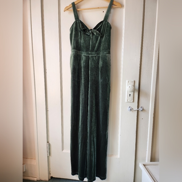 Abercrombie & Fitch Dark Green Velvet Bow Wide-Leg Jumpsuit - Picture 3 of 8